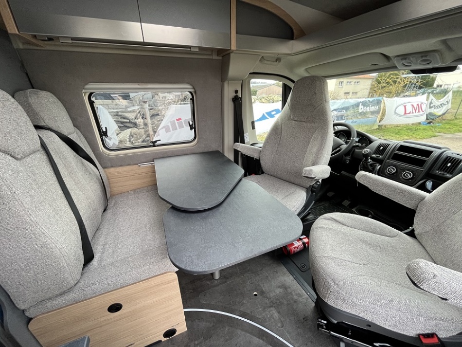 camping car POSSL FOURGON AMENAGE ROADSTAR 600 L modèle 2024